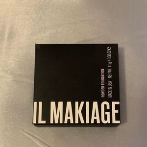 Il Makiage pounder foundation (gold)